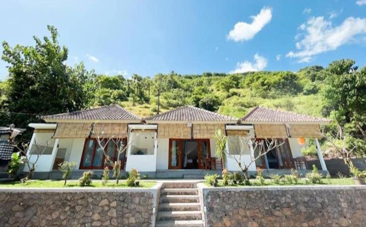 Okaoki Homestay Amed Exteriör bild