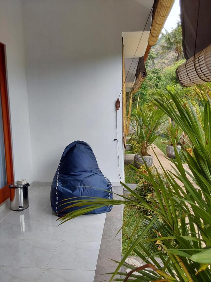 Okaoki Homestay Amed Exteriör bild