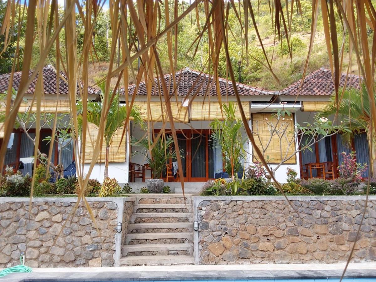Okaoki Homestay Amed Exteriör bild