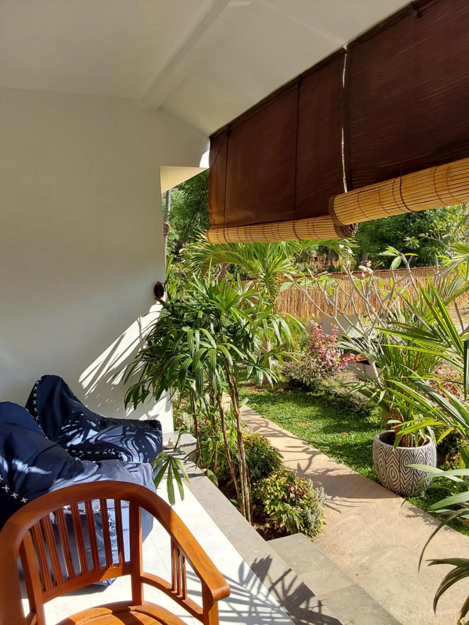 Okaoki Homestay Amed Exteriör bild